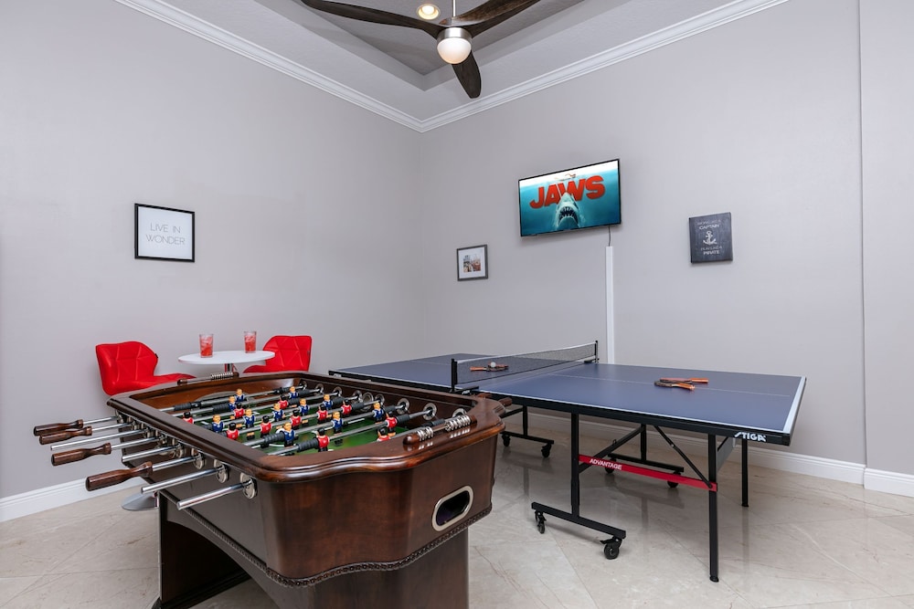 Stunning Contemporary Mansion in Plantation Acres Community