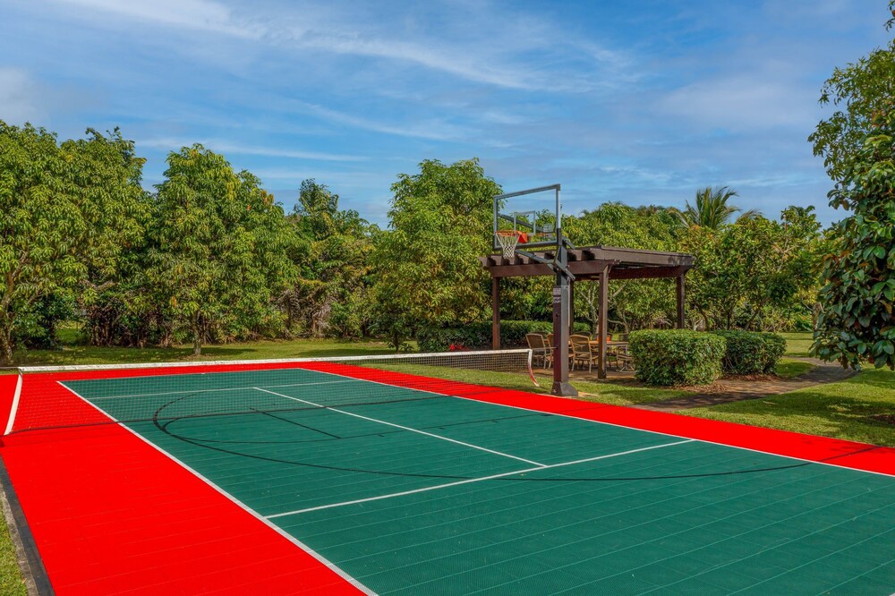 Stunning Contemporary Mansion in Plantation Acres Community