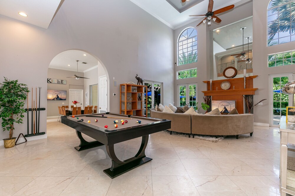 Stunning Contemporary Mansion in Plantation Acres Community