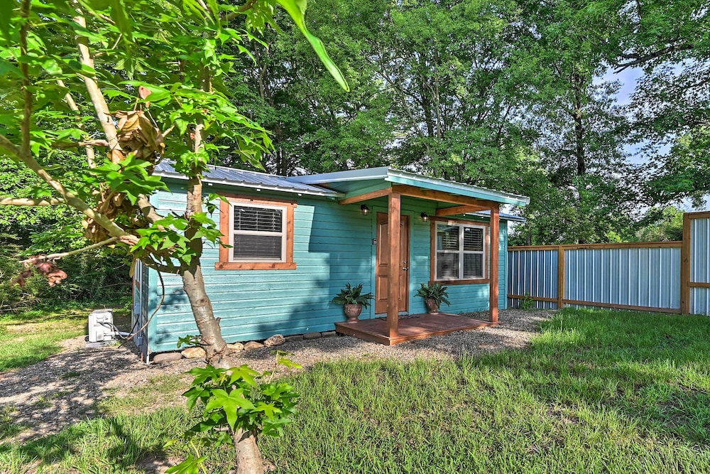 ‘Eagle Nest’ - Eagletown Studio w/ Fire Pit!