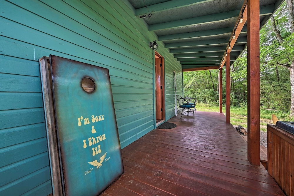 ‘Eagle Nest’ - Eagletown Studio w/ Fire Pit!