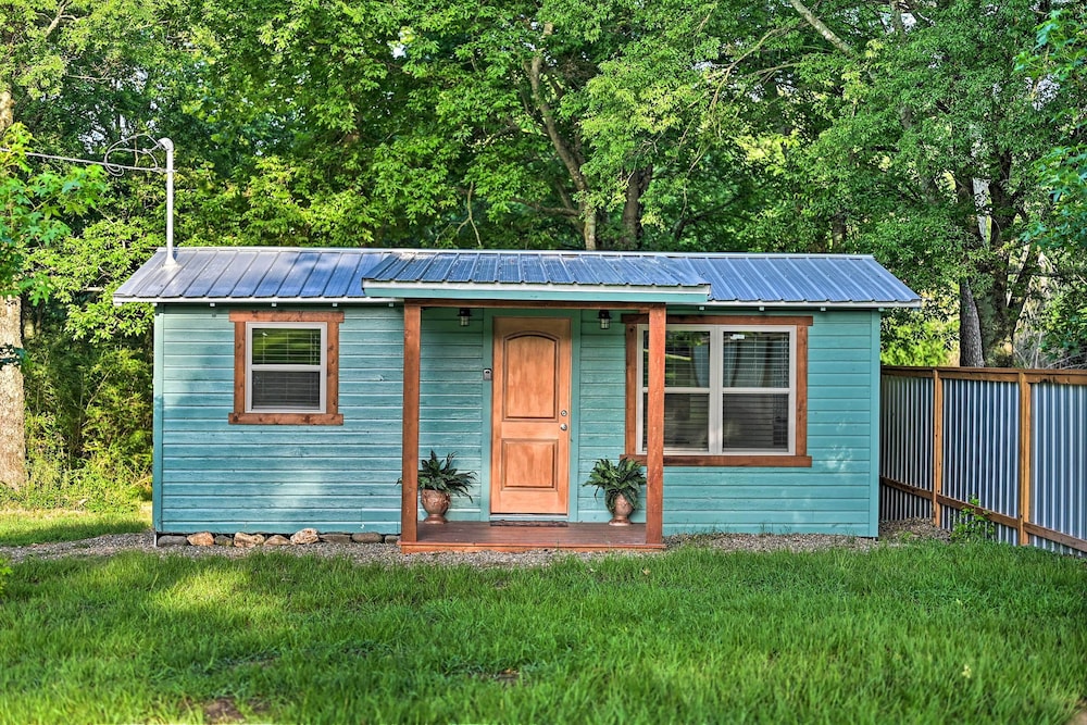 ‘Eagle Nest’ - Eagletown Studio w/ Fire Pit!