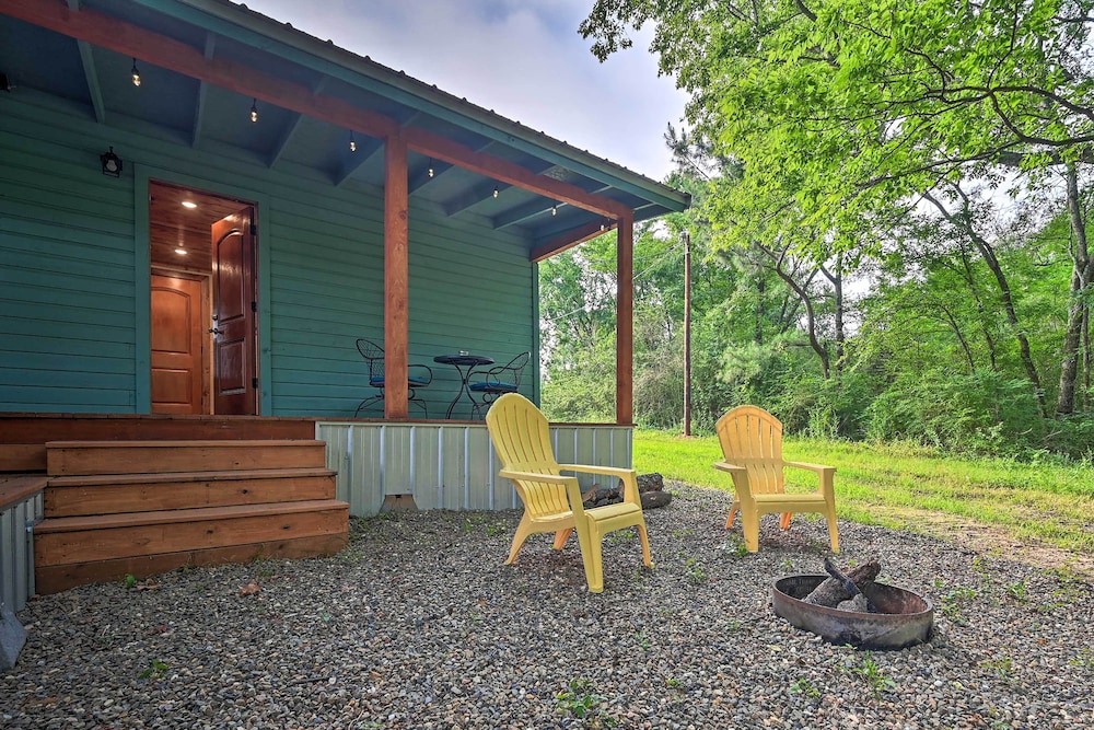 ‘Eagle Nest’ - Eagletown Studio w/ Fire Pit!