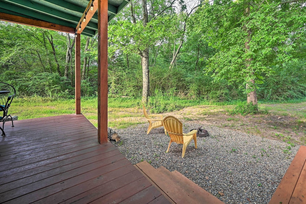 ‘Eagle Nest’ - Eagletown Studio w/ Fire Pit!