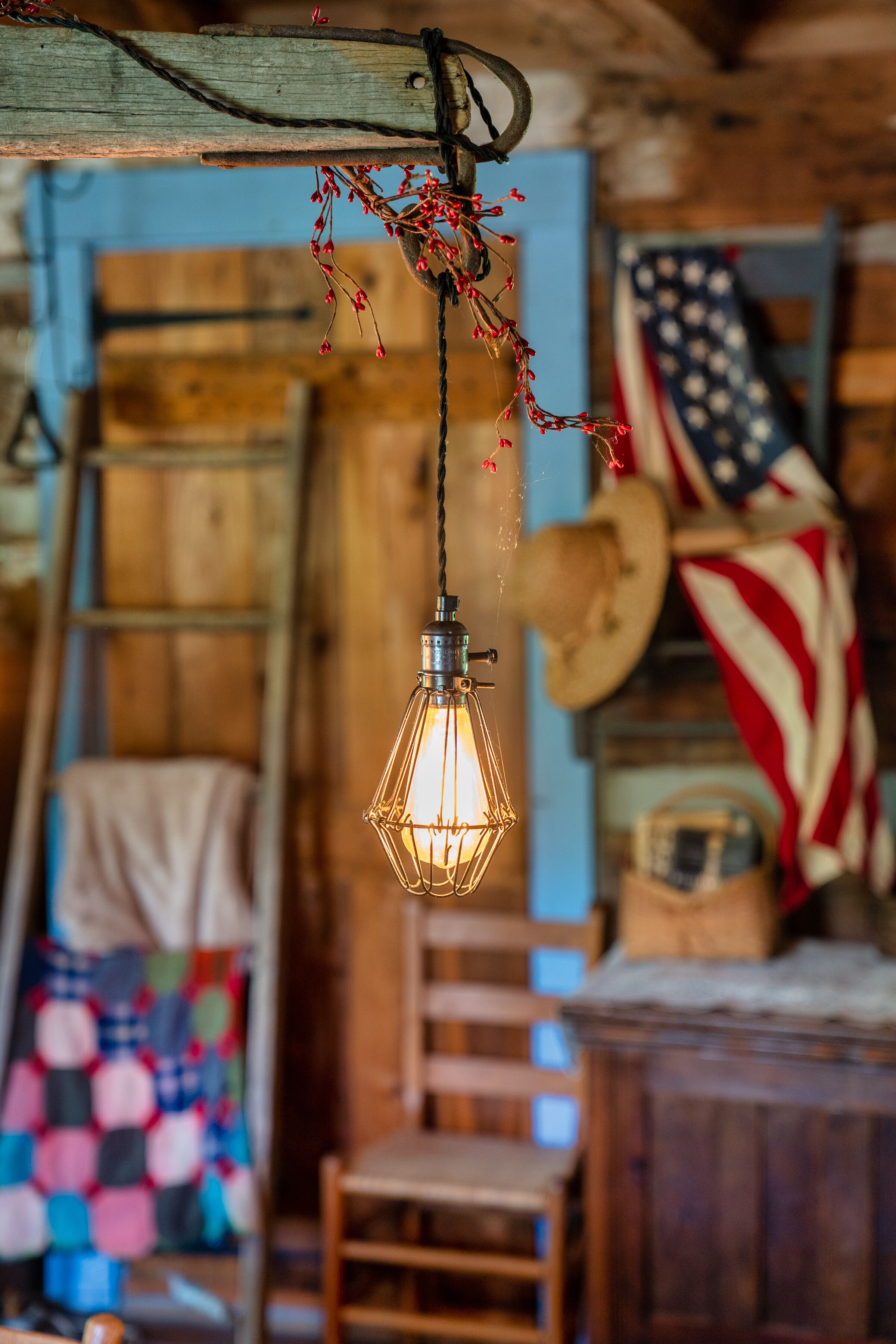 Vintage 1850s Log Cabin Glamping in Flora, United States