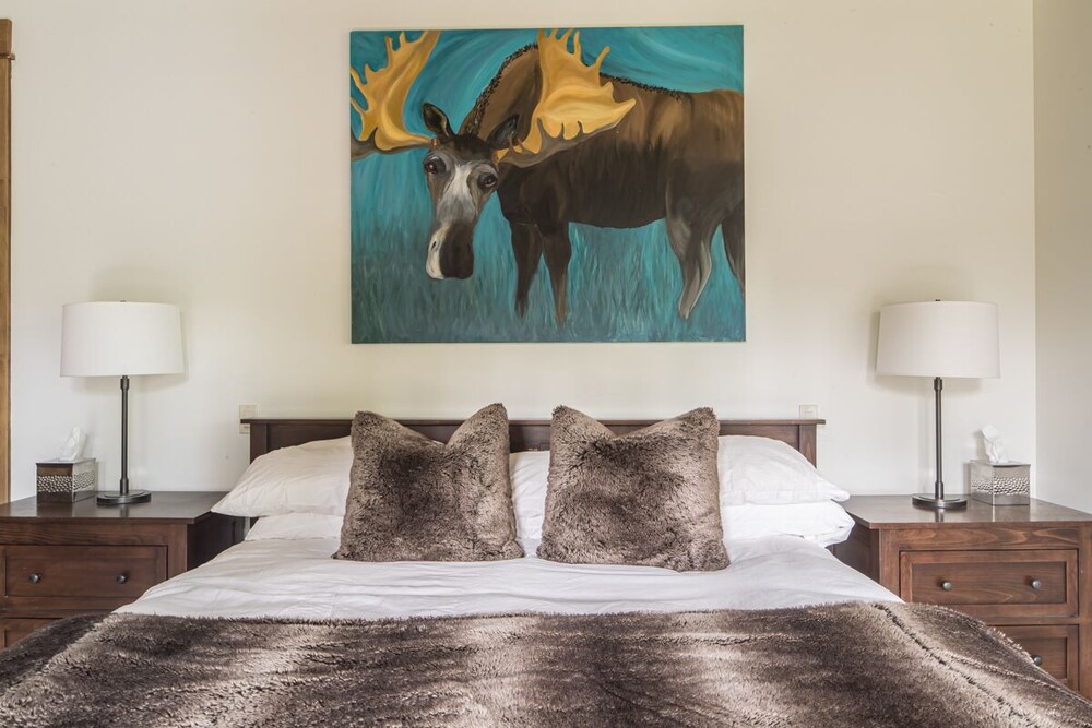 Modern Mountain Home, Deck & Outdoor Fireplace, Near Ousel Falls Park