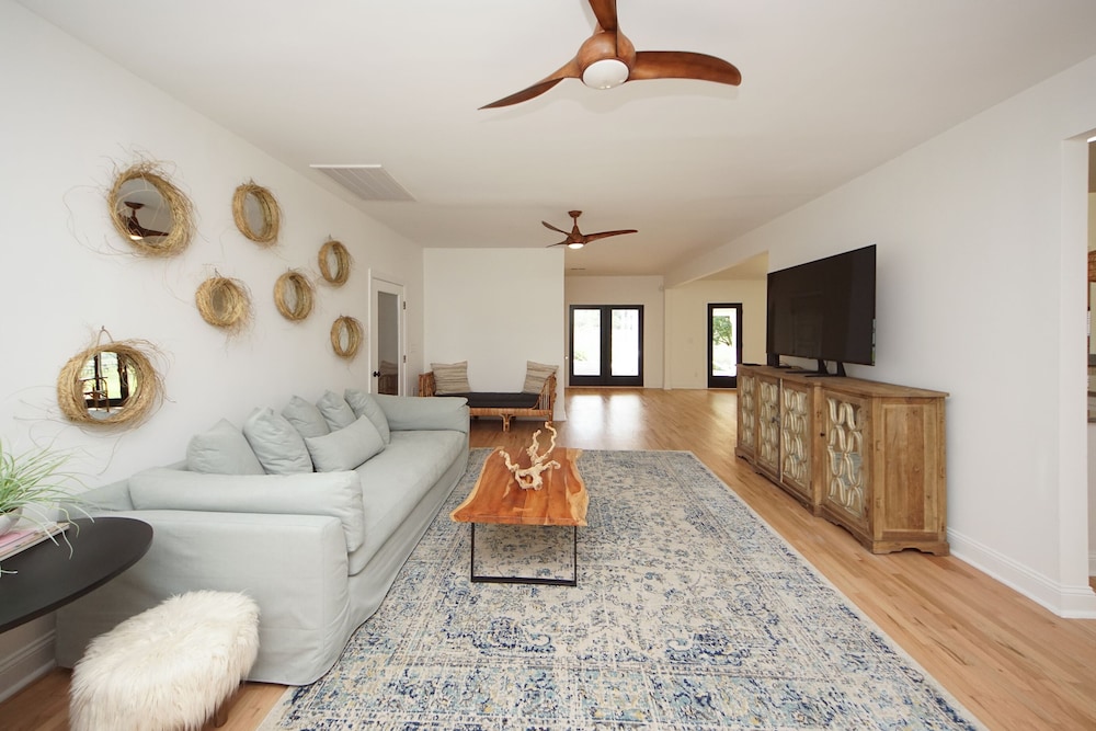 NEW Waterfront, private dock, fully updated Johns Island home