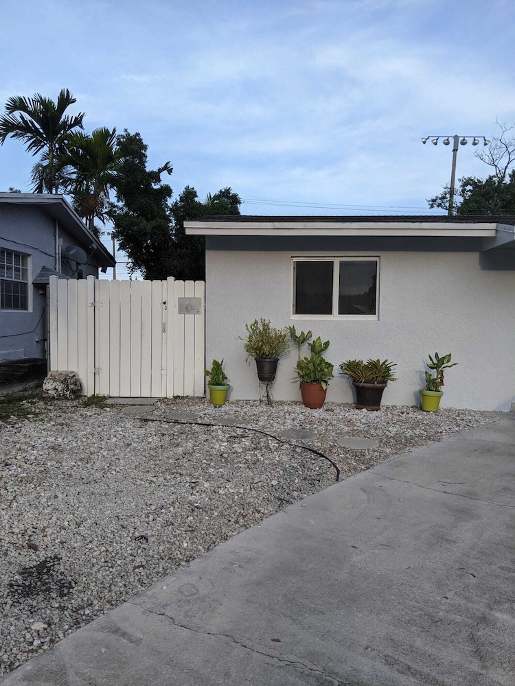 Quaint Studio in Fort Lauderdale near Airport