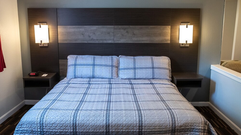 SNK - Princess Suite with Jacuzzi