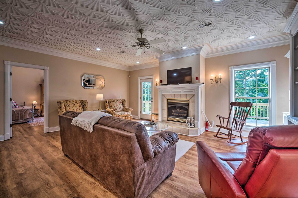 Luxe Lake Cumberland Retreat w/ Decks on 1 Acre! Kentucky Vrbo