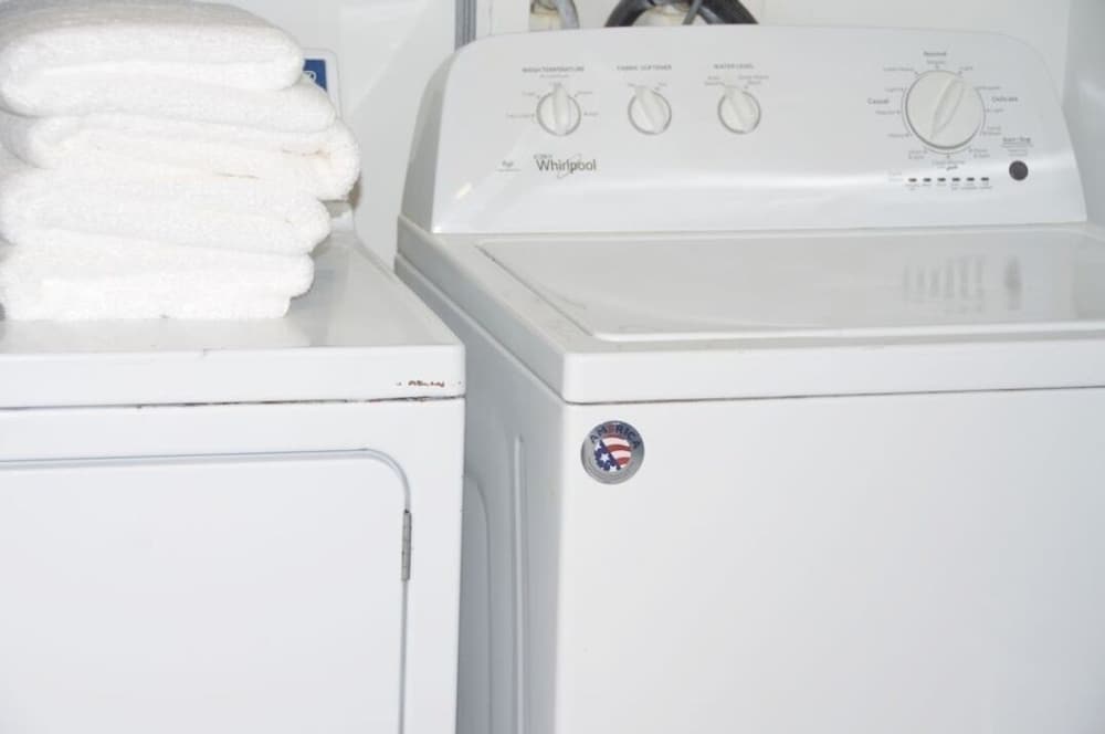 Luxury 2/2 bath near Hollywood Beach