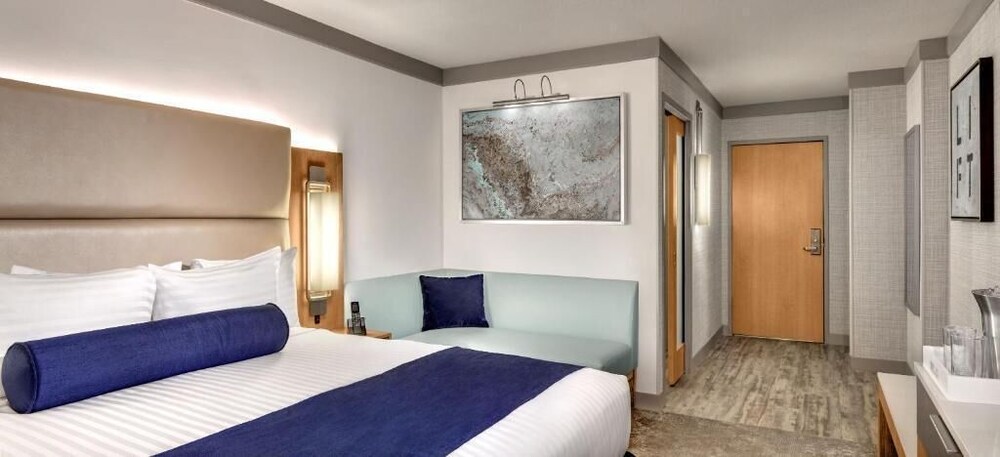 In the Heart of Las Vegas Strip! Great Unit, 2 Pools, Restaurants & Bars, Casino