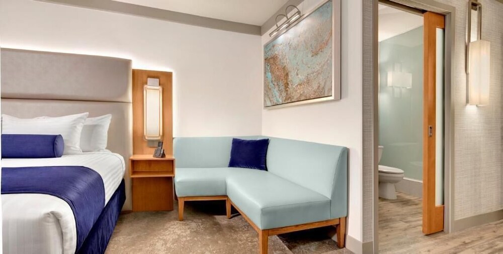 In the Heart of Las Vegas Strip! Great Unit, 2 Pools, Restaurants & Bars, Casino