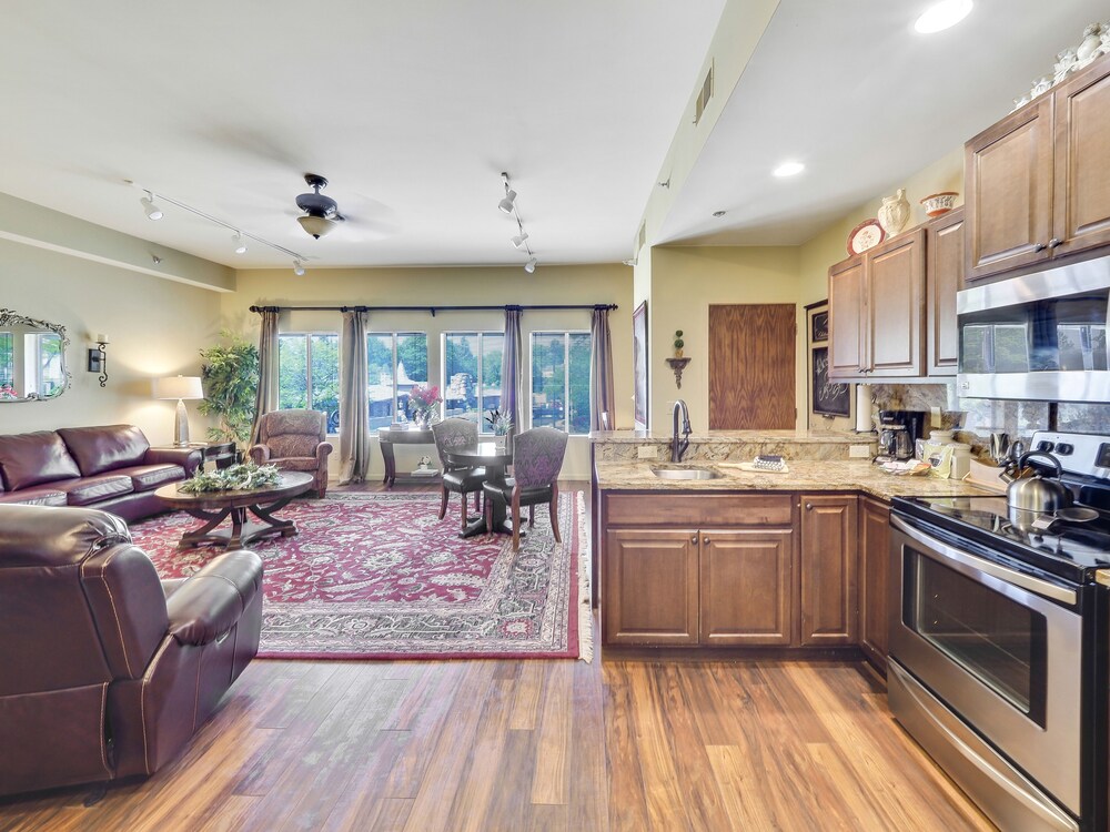 Beautiful Downtown Charlevoix Condo 377 Charlevoix Vrbo