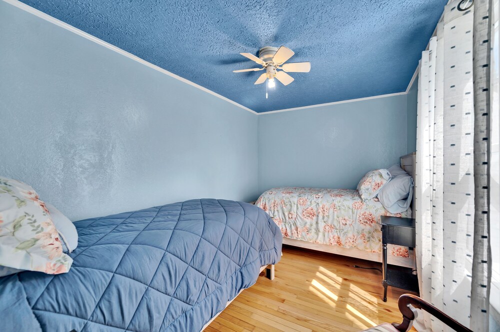 YOUR PERFECT GETAWAY! Newland Vrbo