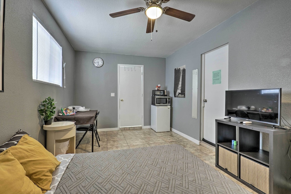 North Las Vegas Hideaway w/ Grill < 10 Mi to Strip