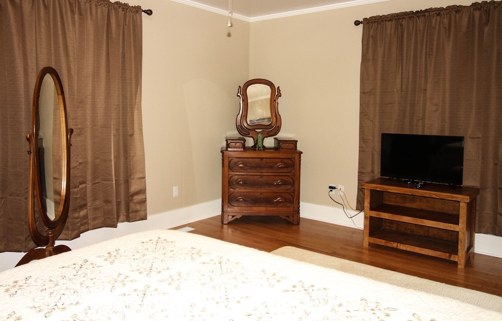 The Jackson House of Gamaliel Gamaliel Vrbo