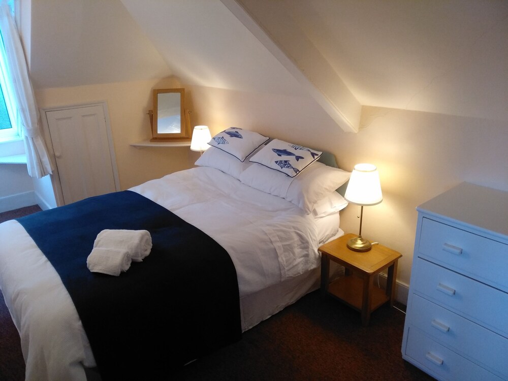 Crow’s Nest, Polruan with mesmerising views! Polruan Vrbo