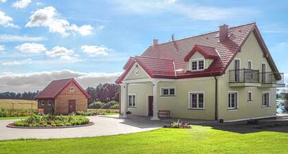 Beautiful Home in Srokowo With Wifi and 6 Bedrooms