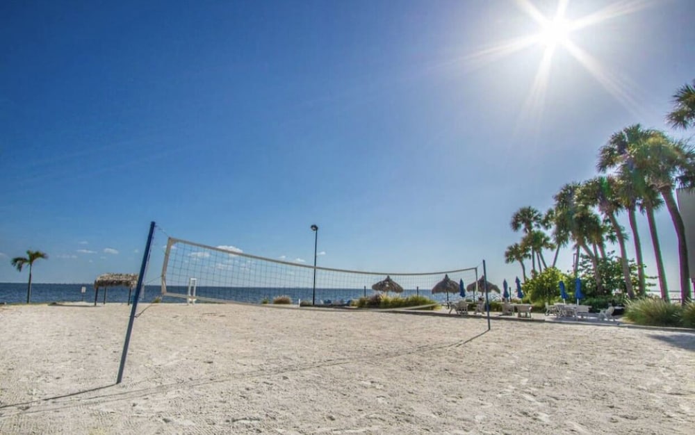 449- NEW LISTING! ☀️ Heated Pool! Water Views! 2 min to TPA Airport