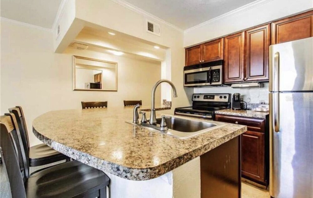 449- NEW LISTING! ☀️ Heated Pool! Water Views! 2 min to TPA Airport
