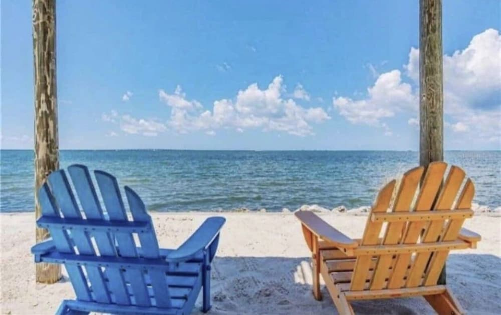 449- NEW LISTING! ☀️ Heated Pool! Water Views! 2 min to TPA Airport