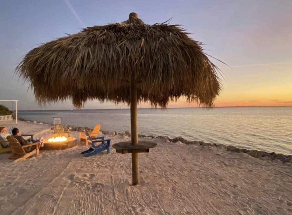 449- NEW LISTING! ☀️ Heated Pool! Water Views! 2 min to TPA Airport