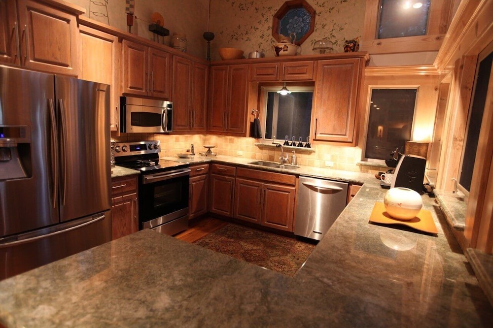 Escape to Nature outside Palestine, TX Deals & Reviews (Montalba, USA