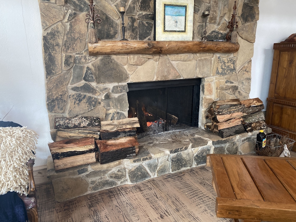 Escape to Nature outside Palestine, TX Deals & Reviews (Montalba, USA