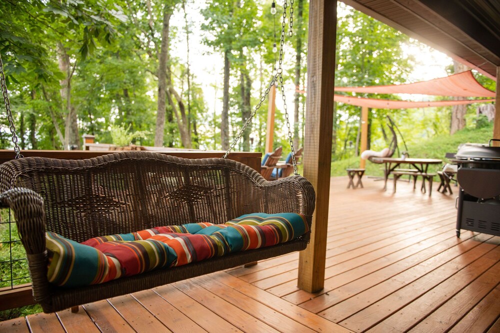 Perfect spring break getaway-Close to Cherokee, Bryson City, Waynesville, & more