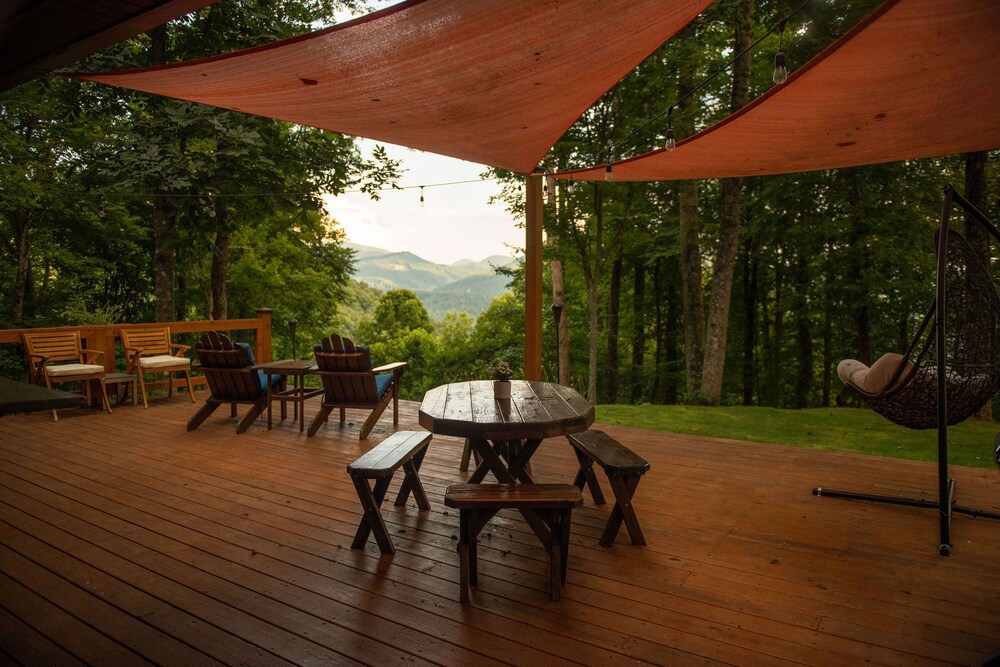 Perfect spring break getaway-Close to Cherokee, Bryson City, Waynesville, & more