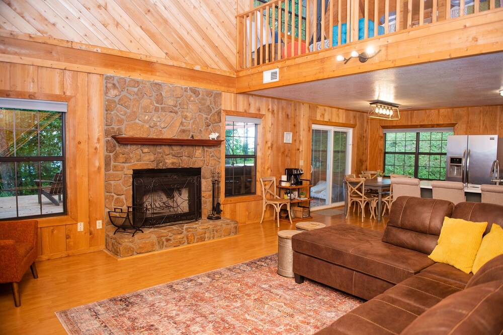 Perfect spring break getaway-Close to Cherokee, Bryson City, Waynesville, & more