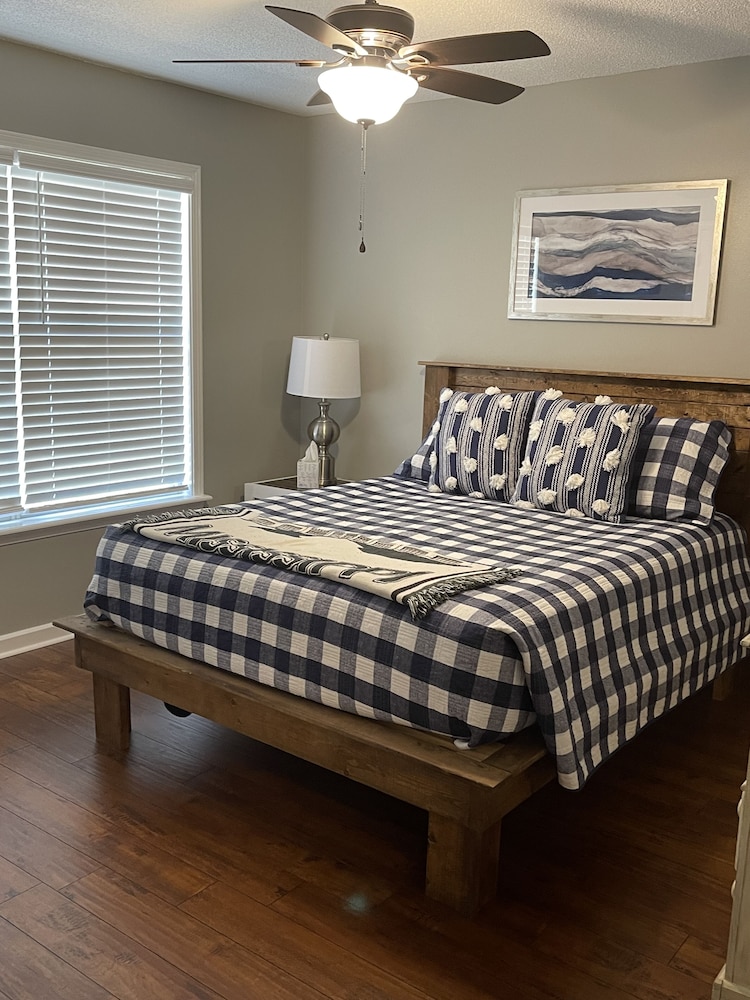 Cabin near boat ramp at Sardis Lake Panola County Vrbo