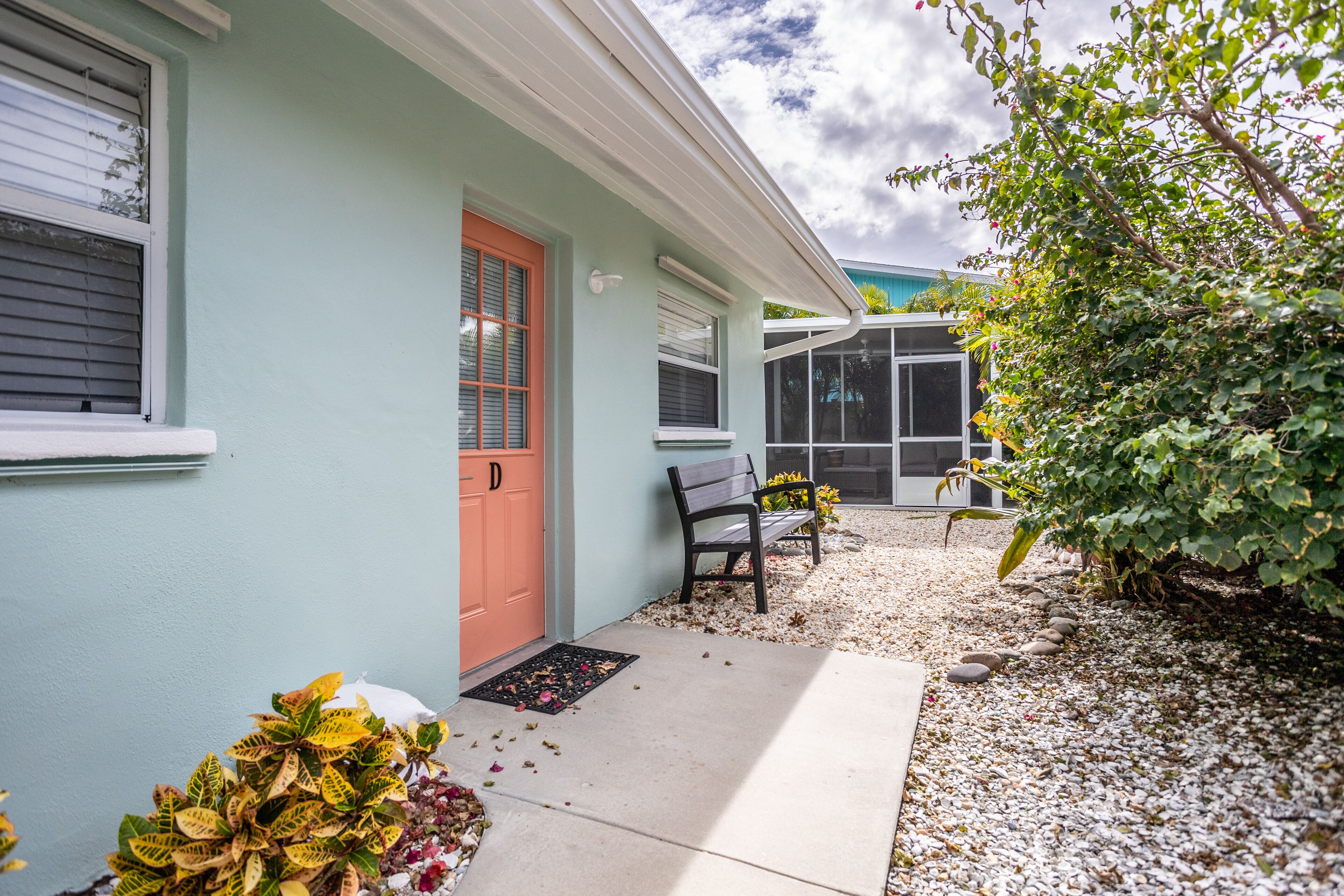 Escape to Indian Rocks Beach in this adorable beachside unit!