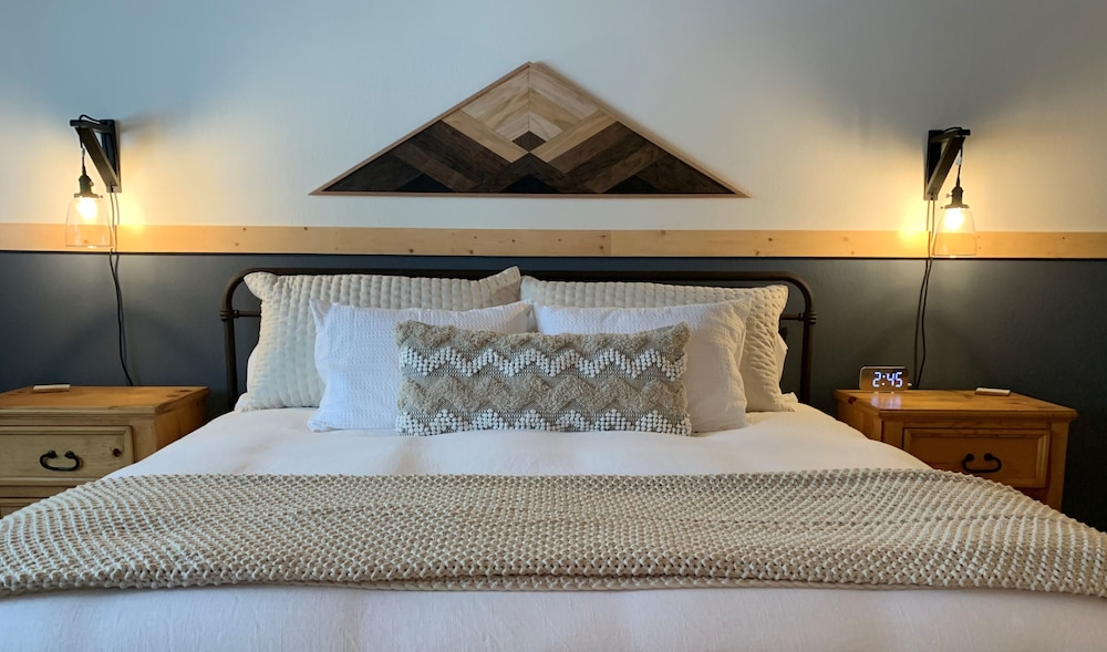 Cozy Condo on the 4th Fairway of Plumas Pines Golf Course Plumas