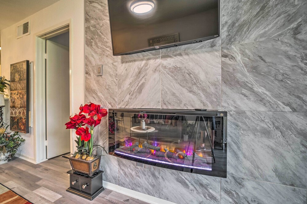 Lake Conroe Luxury Golf Condo Dining and Boating! Walden on Lake