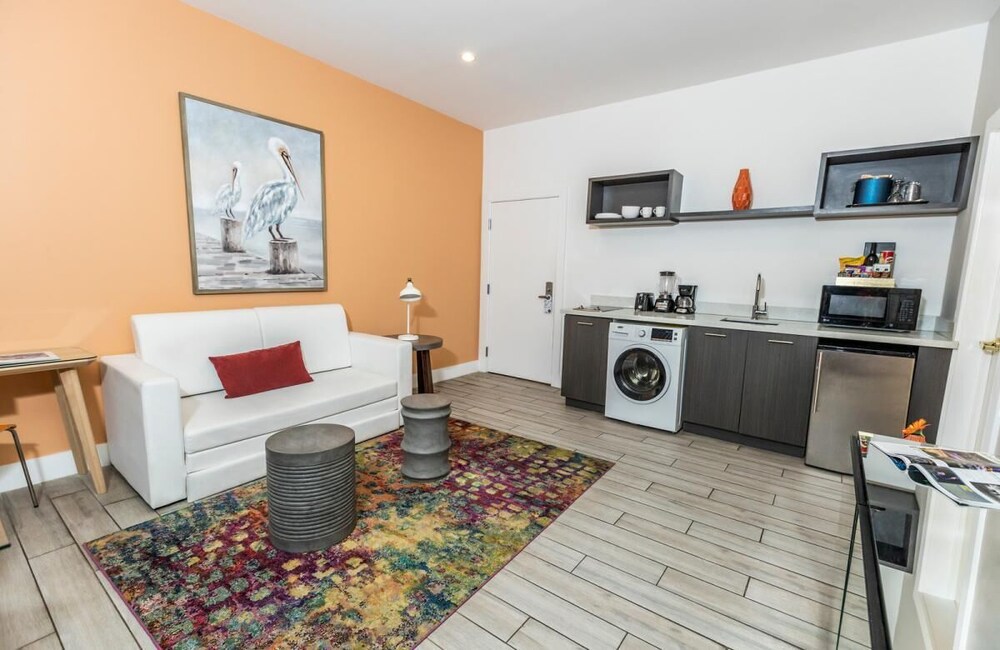 Dreamy Beach Escape with 3 Stylish Units, Walk to Beach, Dining, Shops