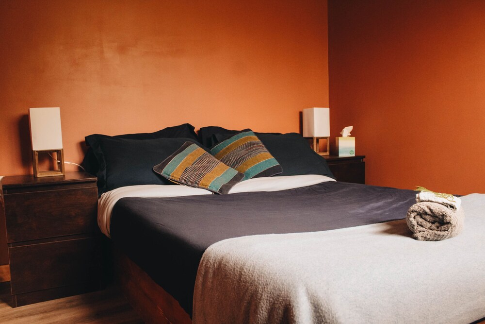 Offgrid Cabin 'Agartha' with Mountain View Nass Camp Vrbo