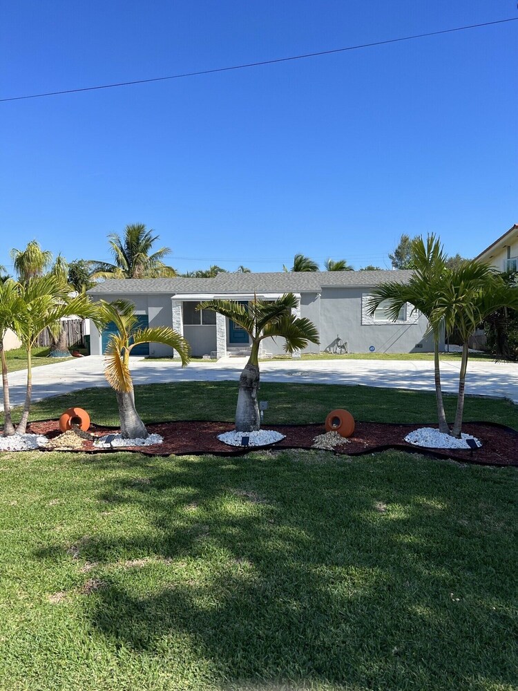 Luxury 4 bedroom 2 1/2 bath