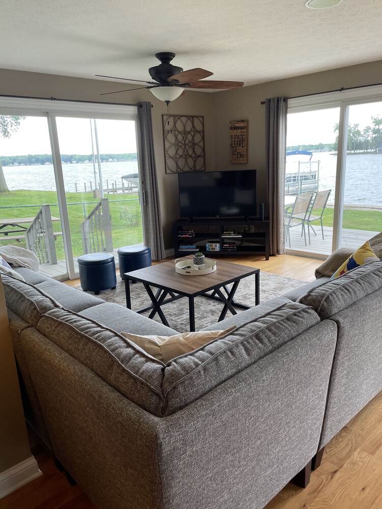 Lakefront Buckeye Lake Family Retreat