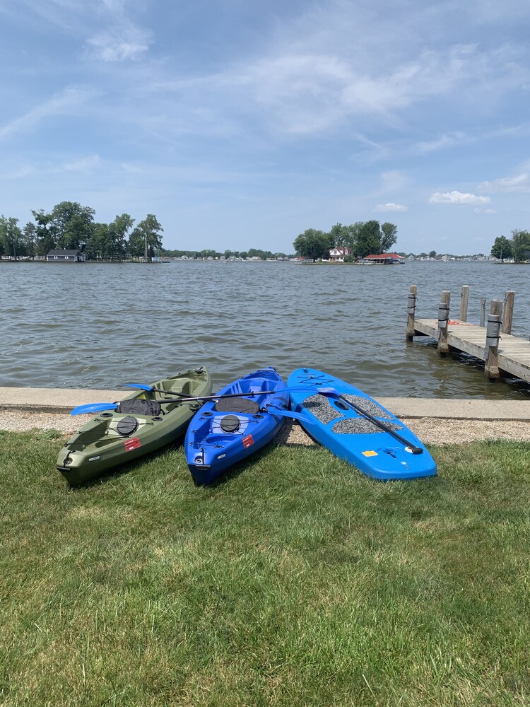 Lakefront Buckeye Lake Family Retreat