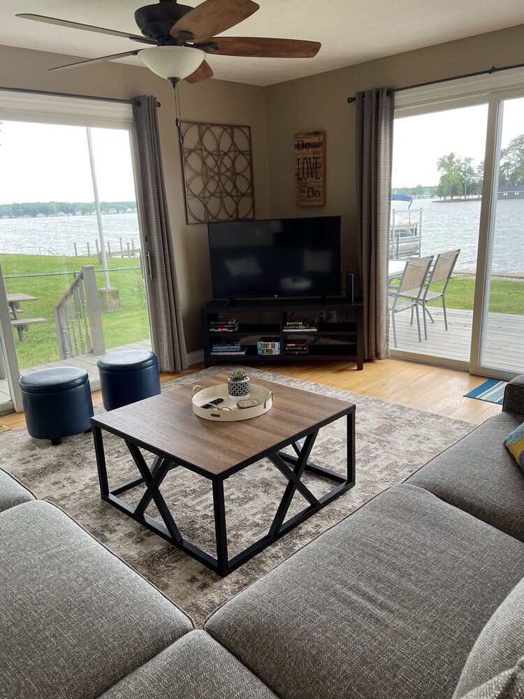 Lakefront Buckeye Lake Family Retreat