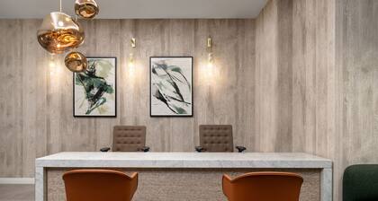 The Lincoln Suites