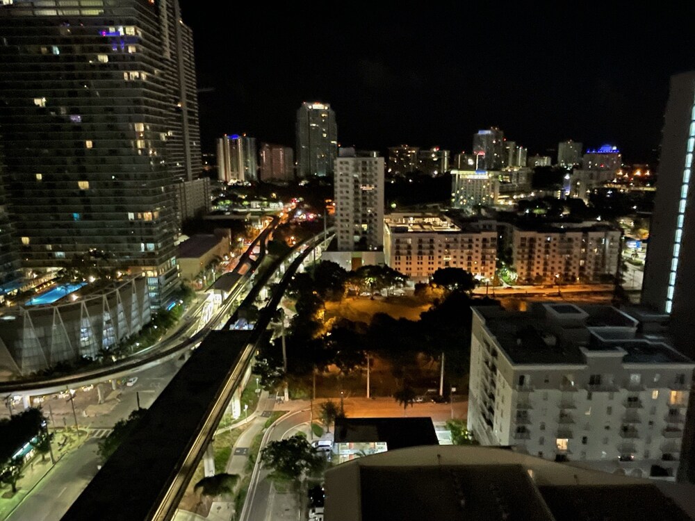 “MIAMI VICE” BRICKELL LUXURY PENTHOUSE