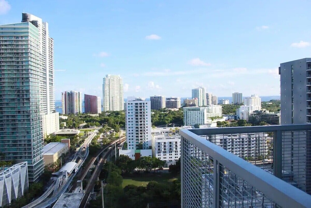 “MIAMI VICE” BRICKELL LUXURY PENTHOUSE