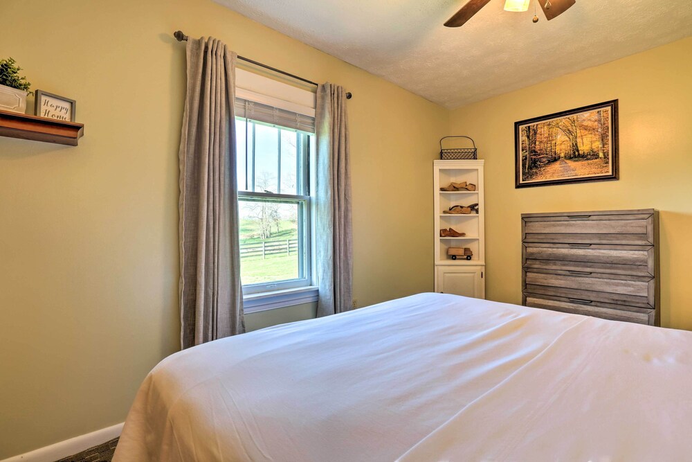 Charming East Bernstadt Retreat on 5.5Acre Farm! Deals & Reviews