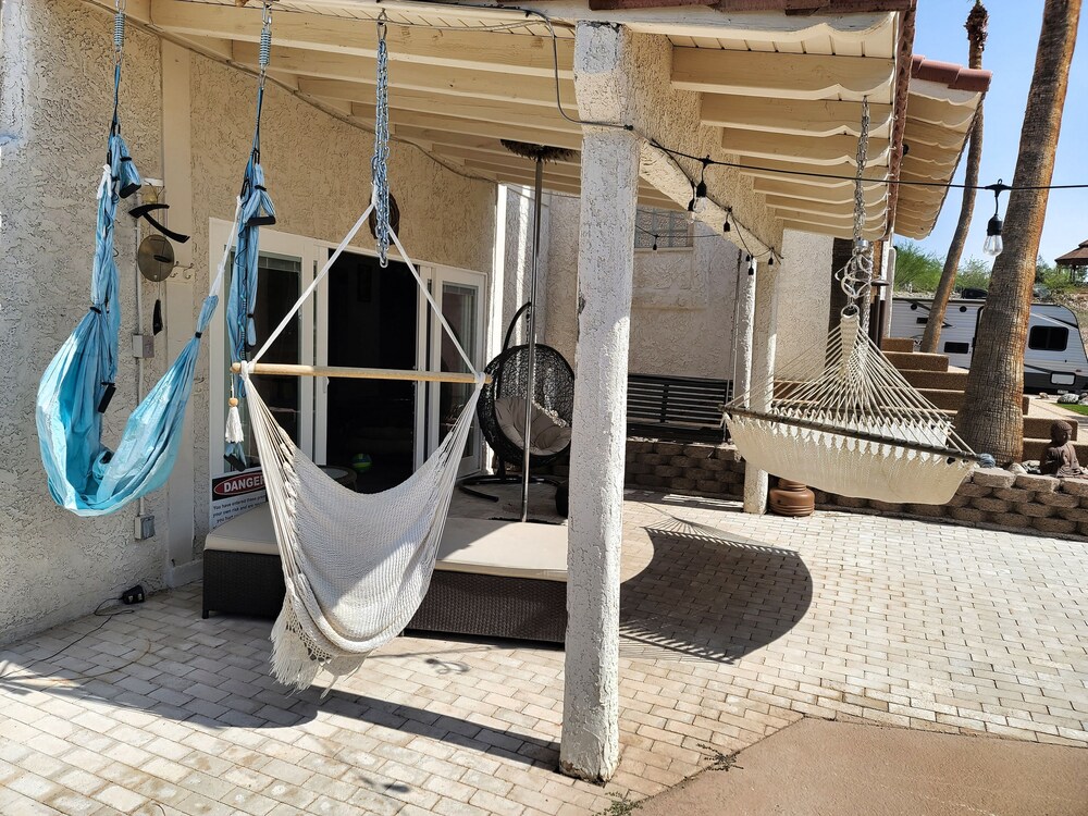 Mansion Backed to Mtns. Hotub Overlooking Vegas