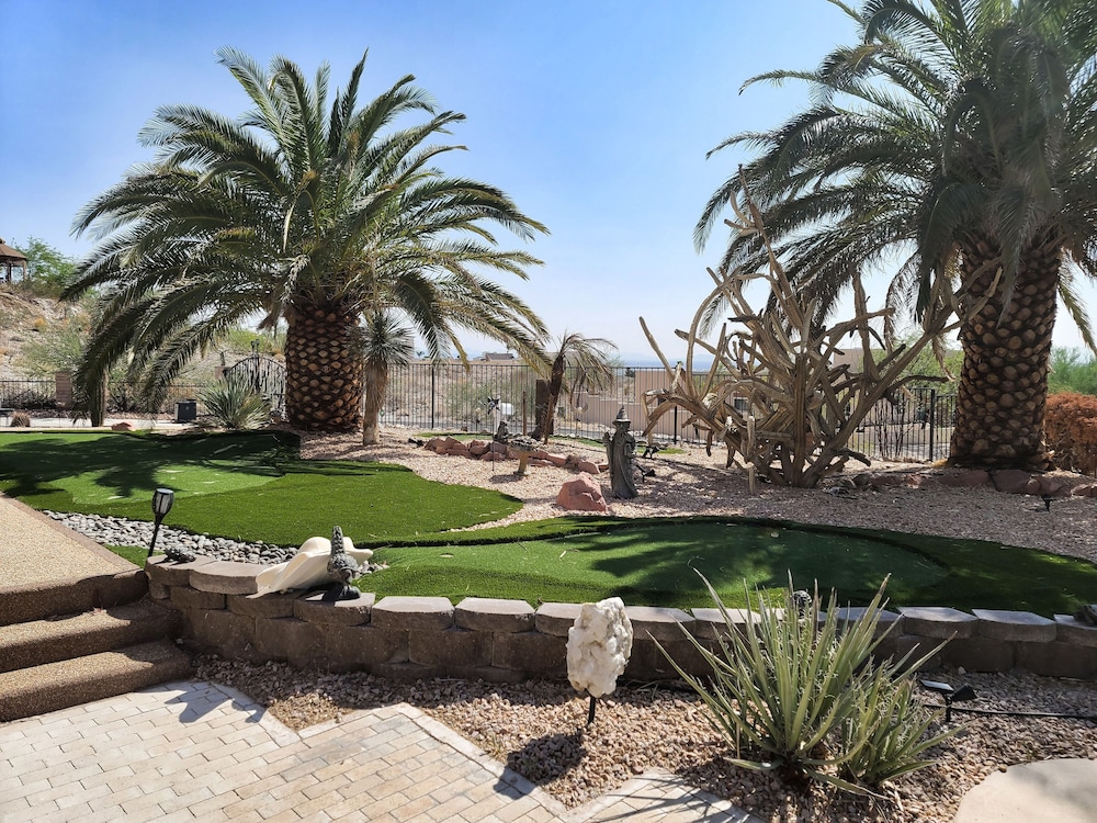Mansion Backed to Mtns. Hotub Overlooking Vegas