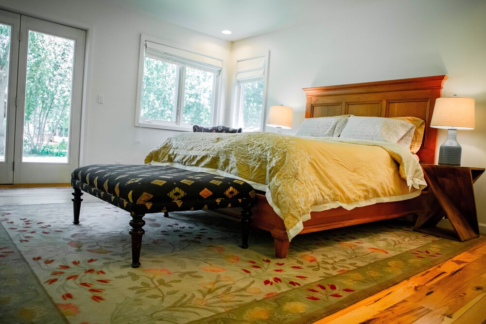 Neighborhood Home Intown Convenience w Jackson Hole Property