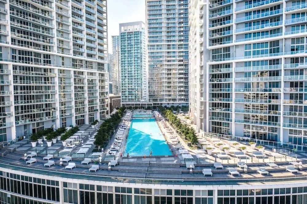 Lovely Waterfront 2BR 2BA Condo at IconBrickell